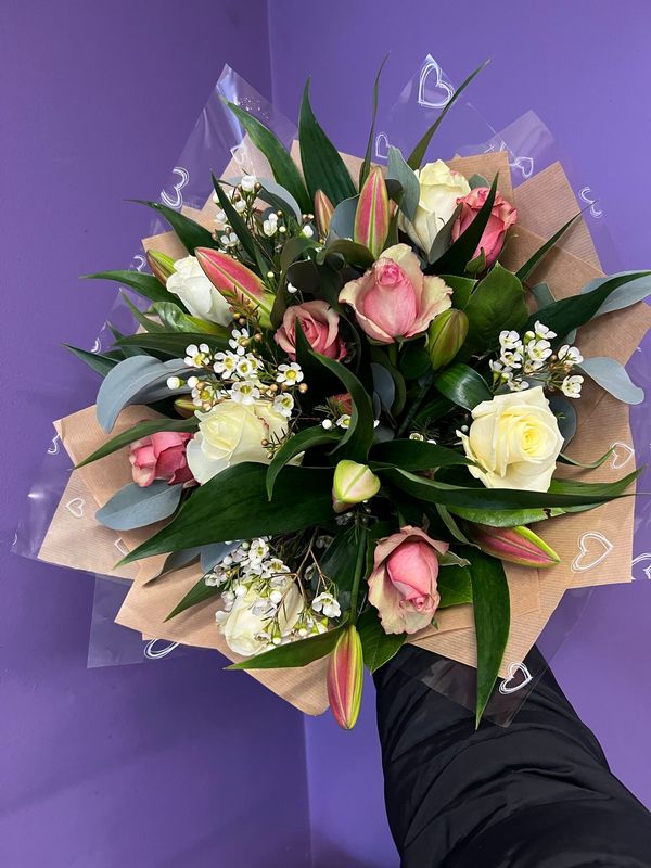 Treat the one you love to this classic combination of Roses and Lilies! that stand the test of time. Order online for next day delivery.