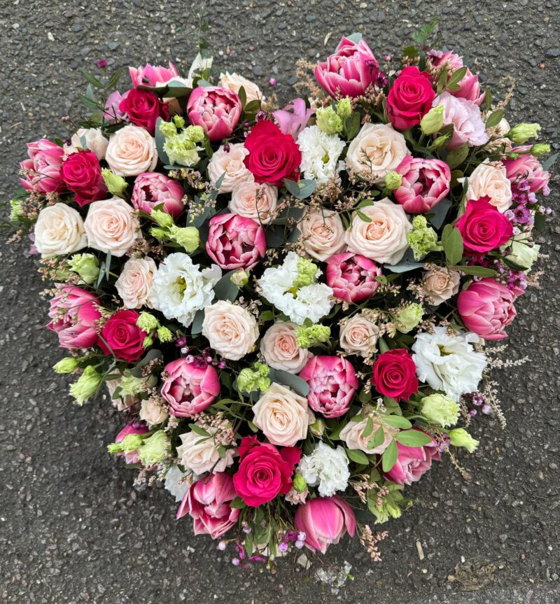 A Closed Heart is a simple and elegant design. A Funeral Tribute. Order online with your personal choices. Bishops Stortford