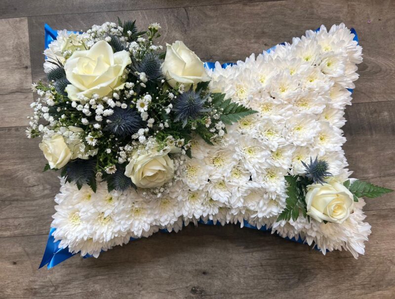 The Pillow symbolises a comfortable resting place for your loved one. Funeral Tribute. Order online with your personal choices. Bishops Stortford