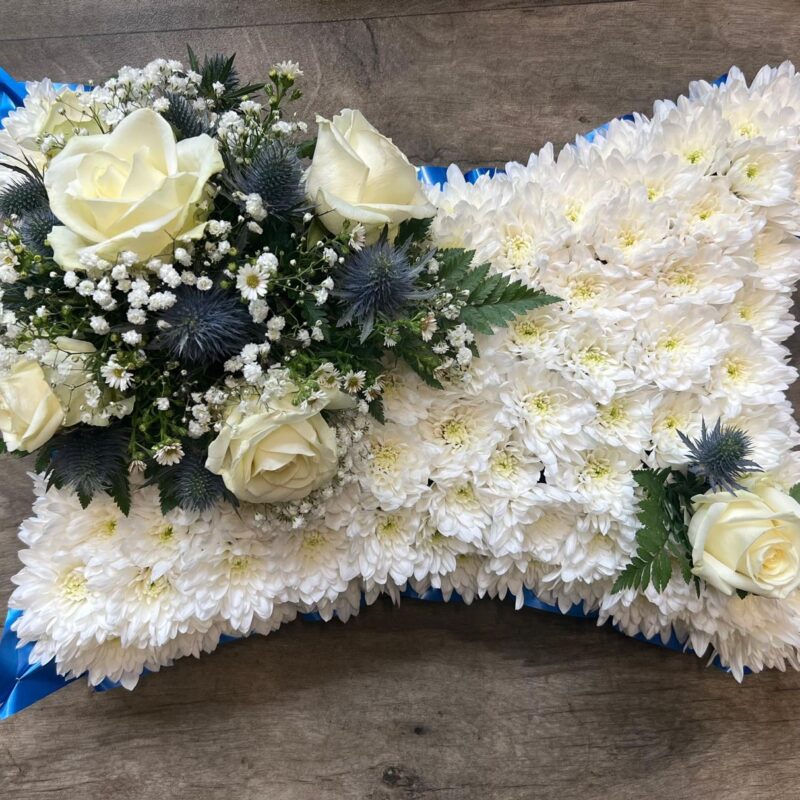 The Pillow symbolises a comfortable resting place for your loved one. Funeral Tribute. Order online with your personal choices. Bishops Stortford