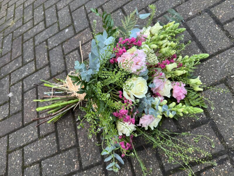 Our Single Ended Sprays are made bespoke from fresh flowers. A Funeral Tribute. Order online with your personal choices. Bishops Stortford